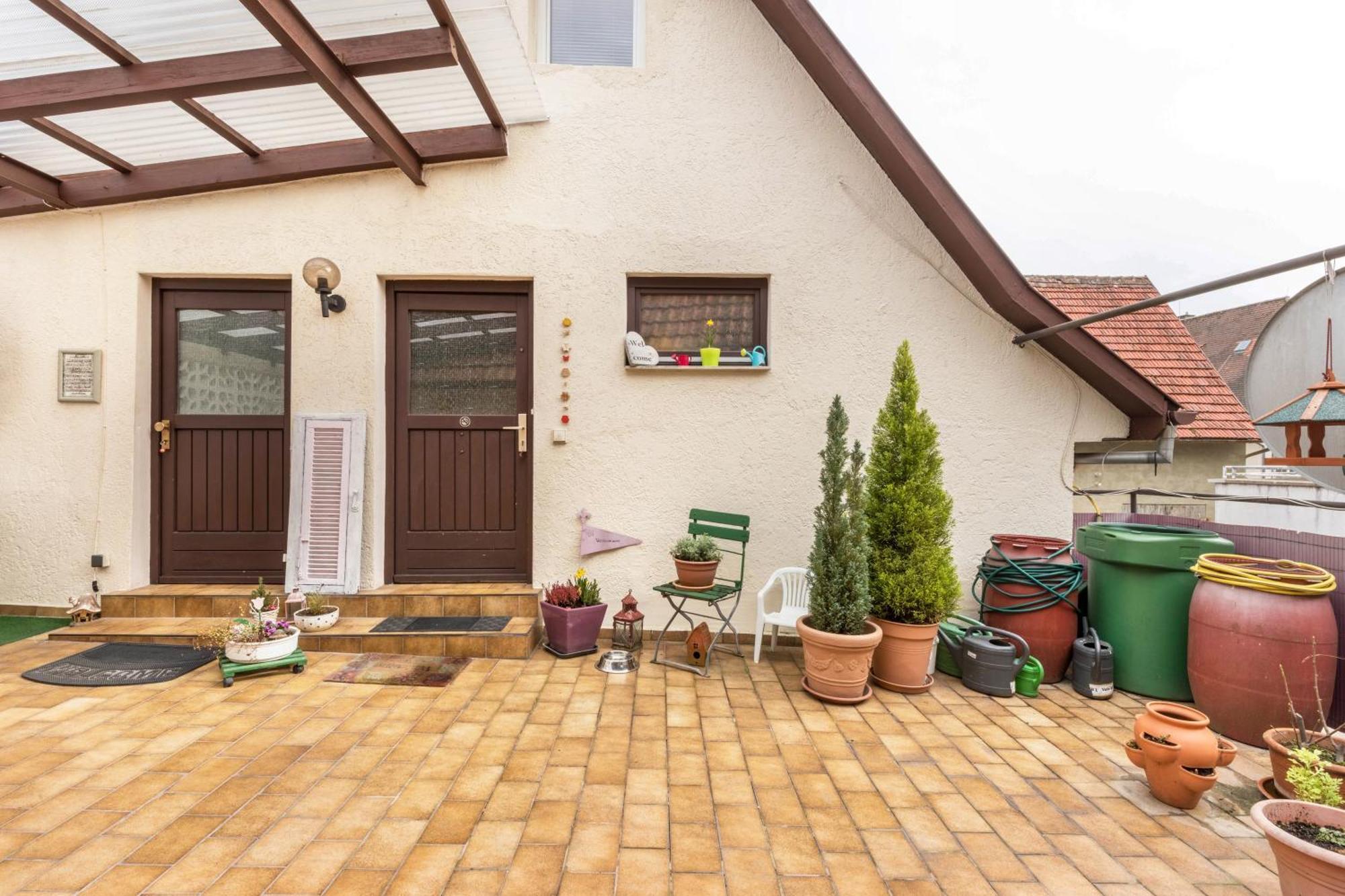 Apartmenthaus Ferienwohnungen Sila Weinstadt Buitenkant foto