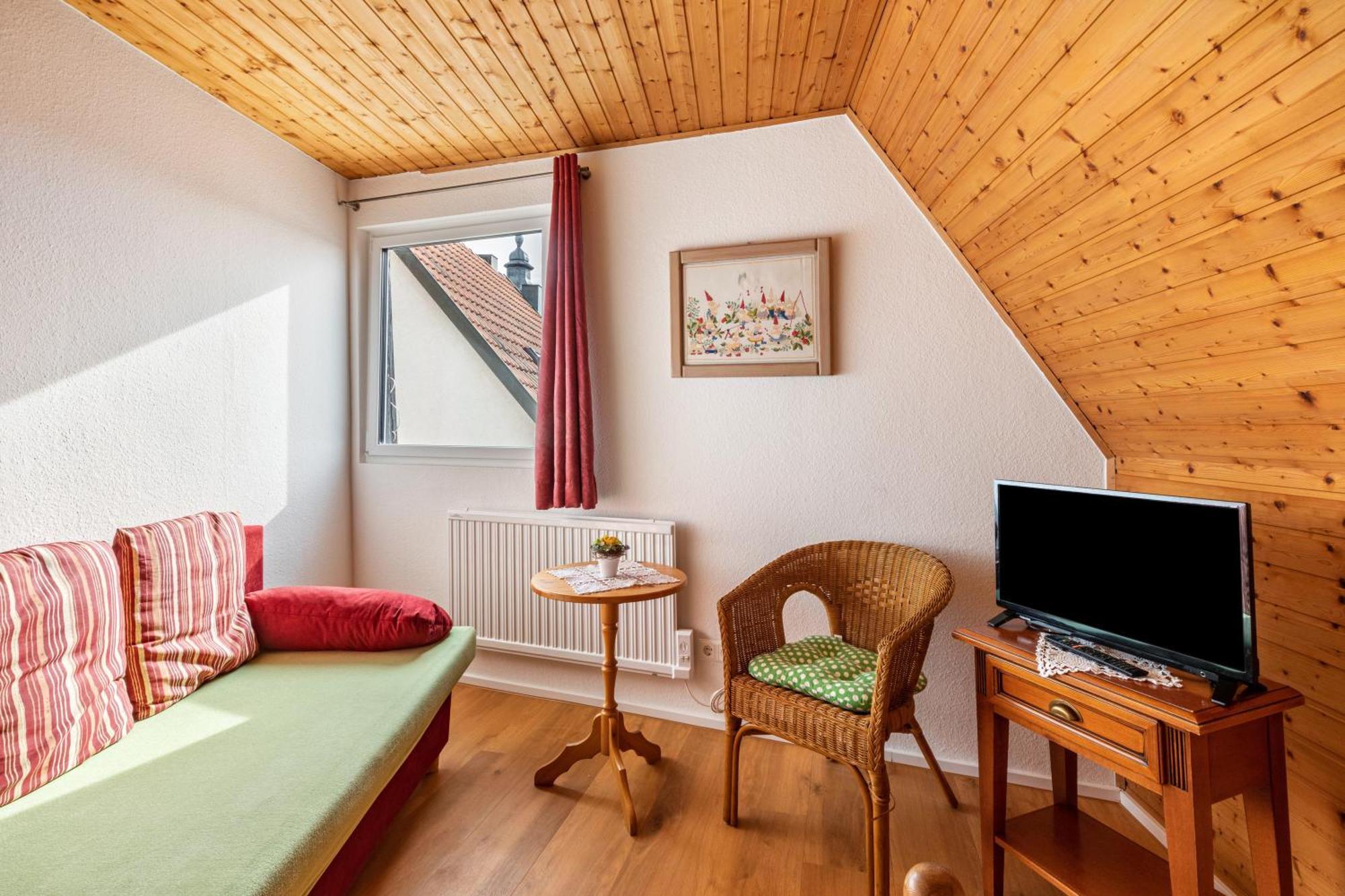 Apartmenthaus Ferienwohnungen Sila Weinstadt Buitenkant foto