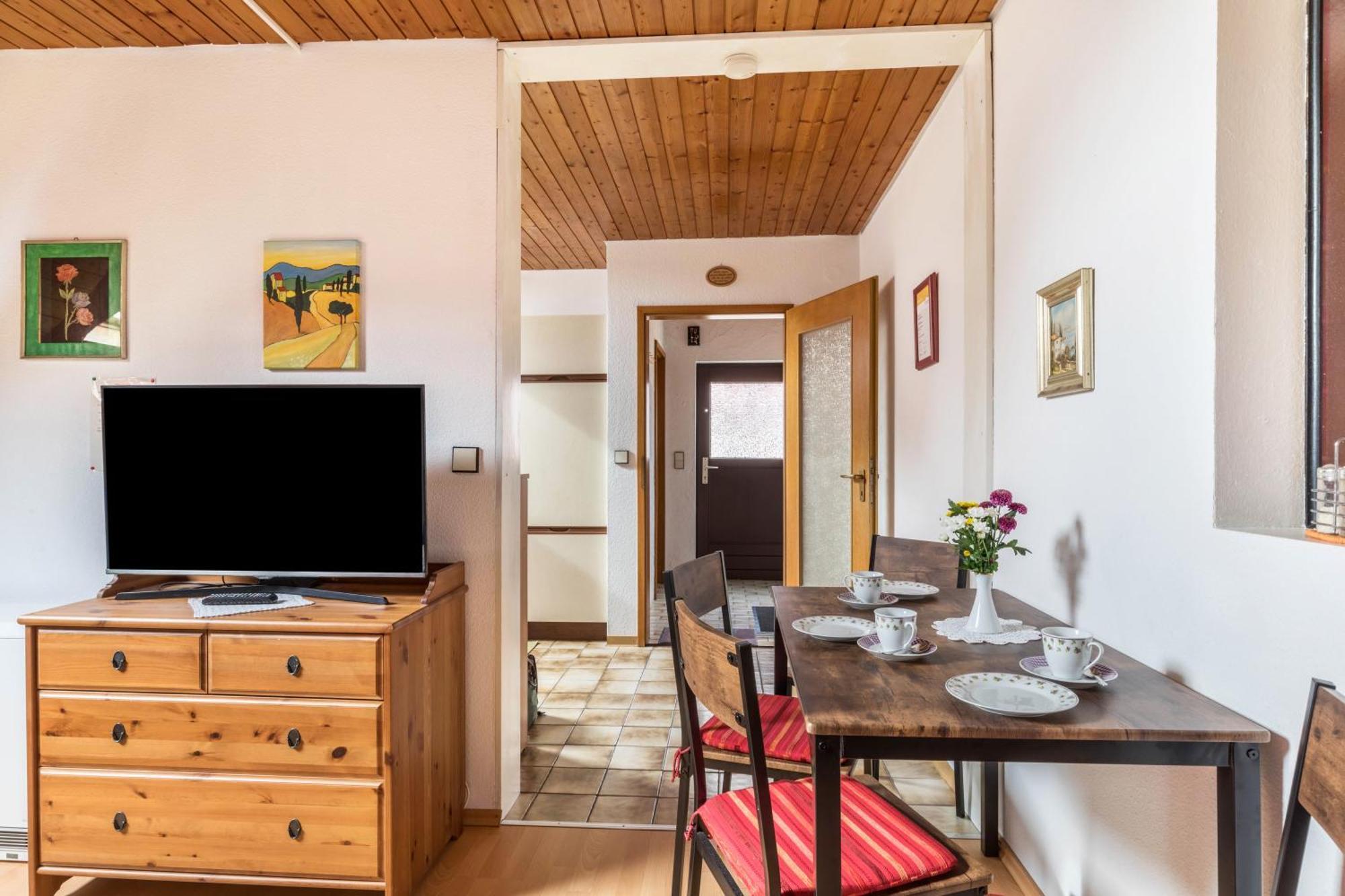 Apartmenthaus Ferienwohnungen Sila Weinstadt Buitenkant foto