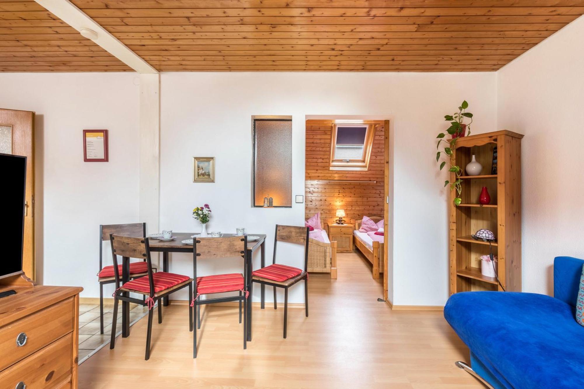 Apartmenthaus Ferienwohnungen Sila Weinstadt Buitenkant foto