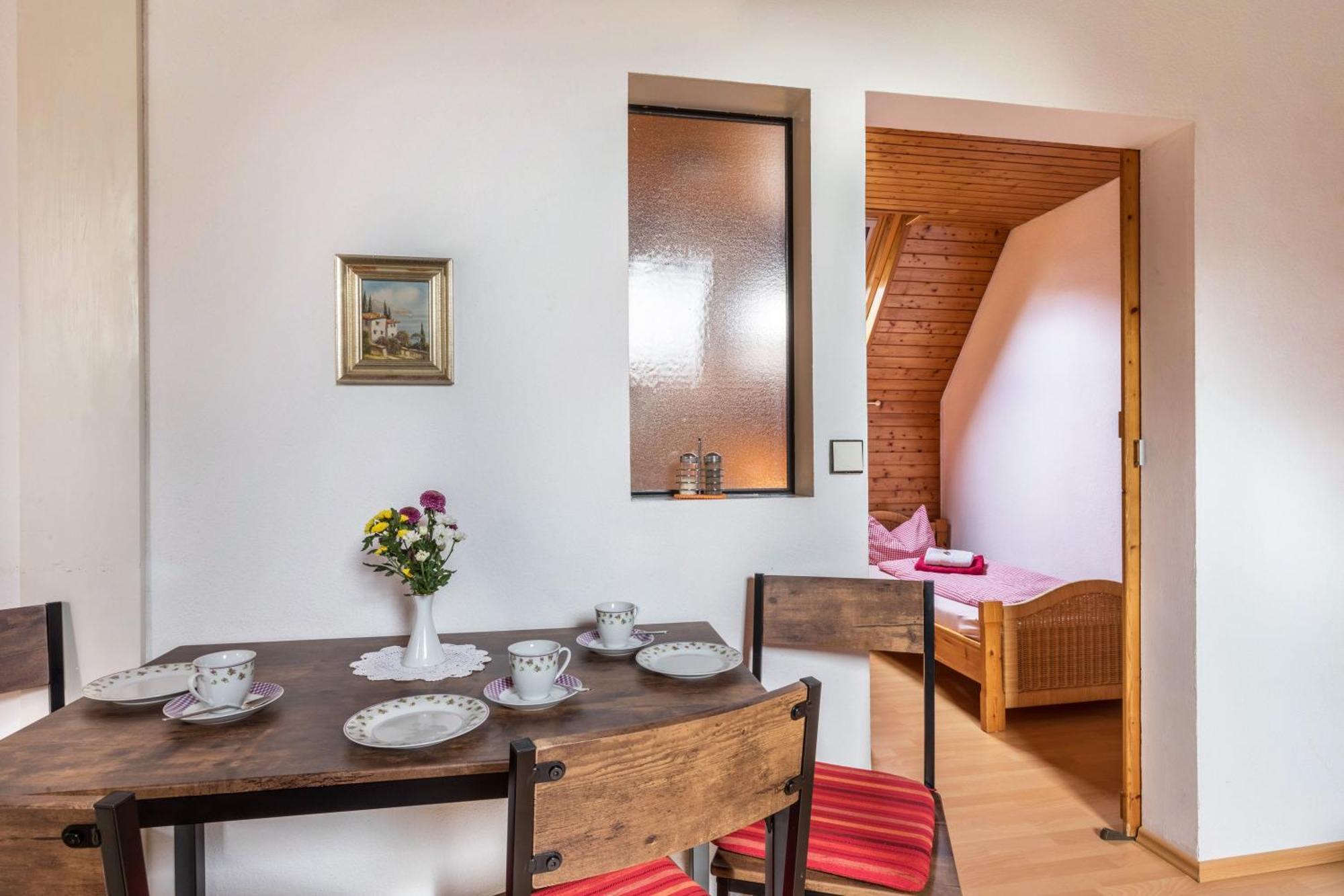 Apartmenthaus Ferienwohnungen Sila Weinstadt Buitenkant foto