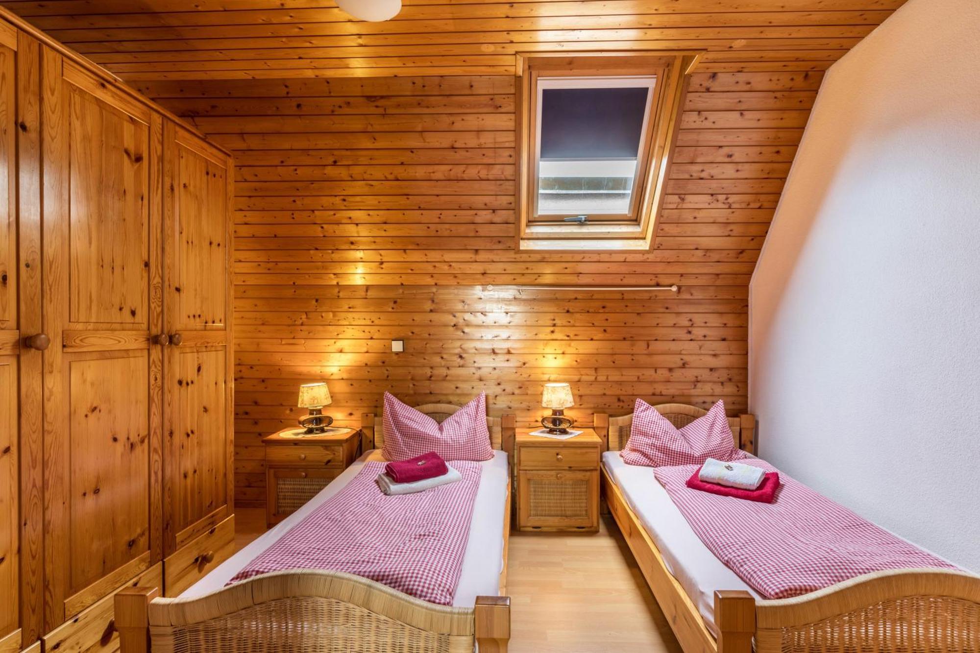 Apartmenthaus Ferienwohnungen Sila Weinstadt Buitenkant foto