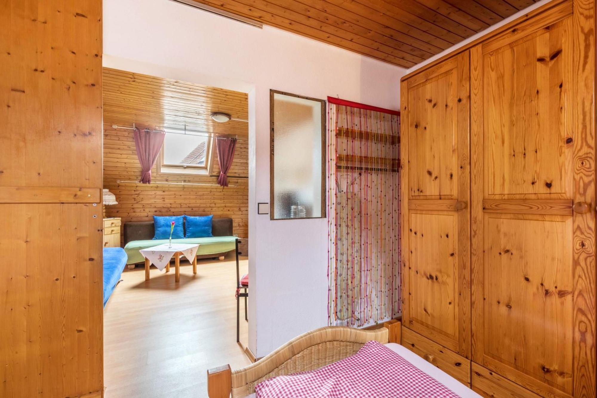 Apartmenthaus Ferienwohnungen Sila Weinstadt Buitenkant foto