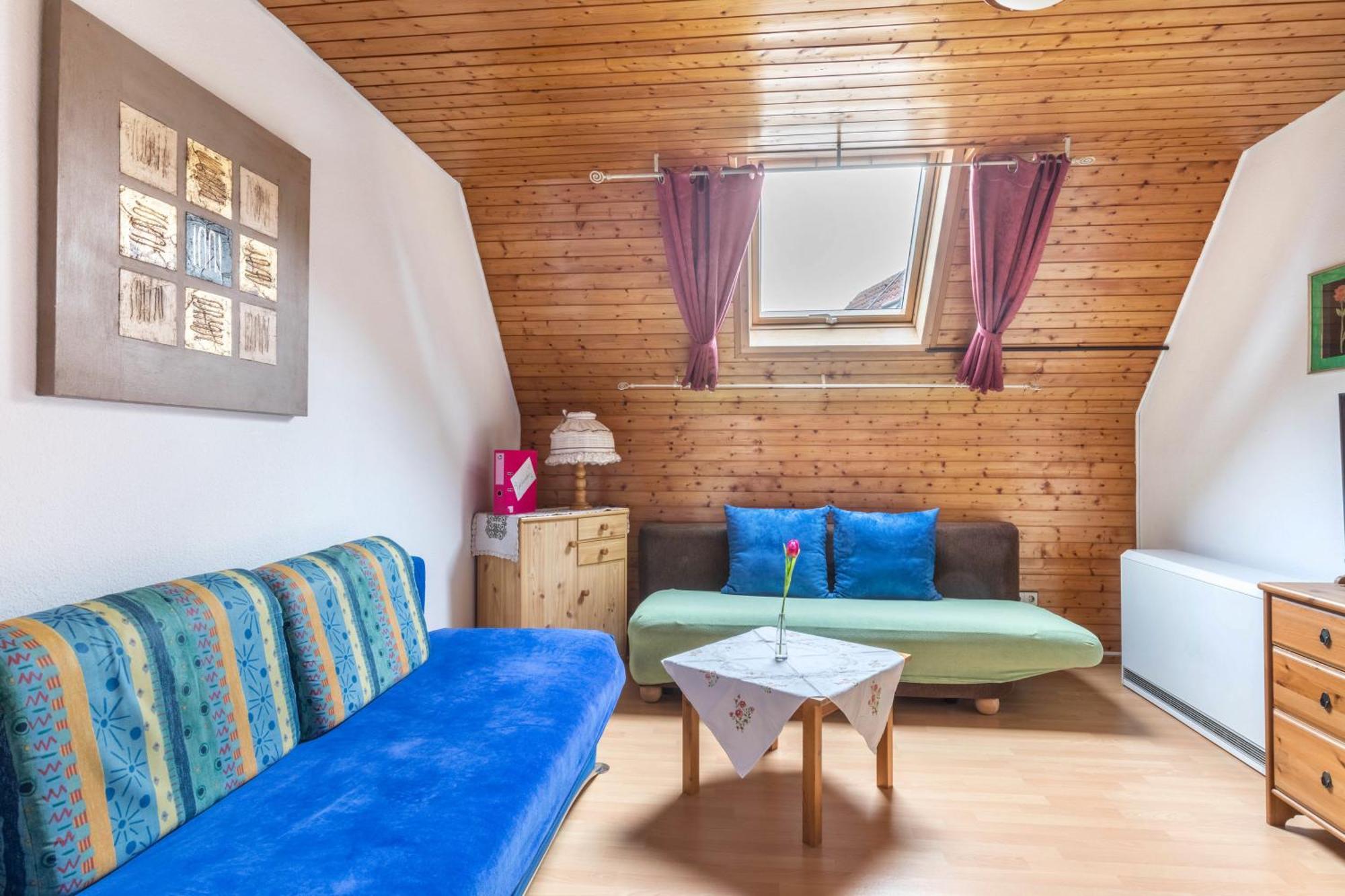 Apartmenthaus Ferienwohnungen Sila Weinstadt Buitenkant foto